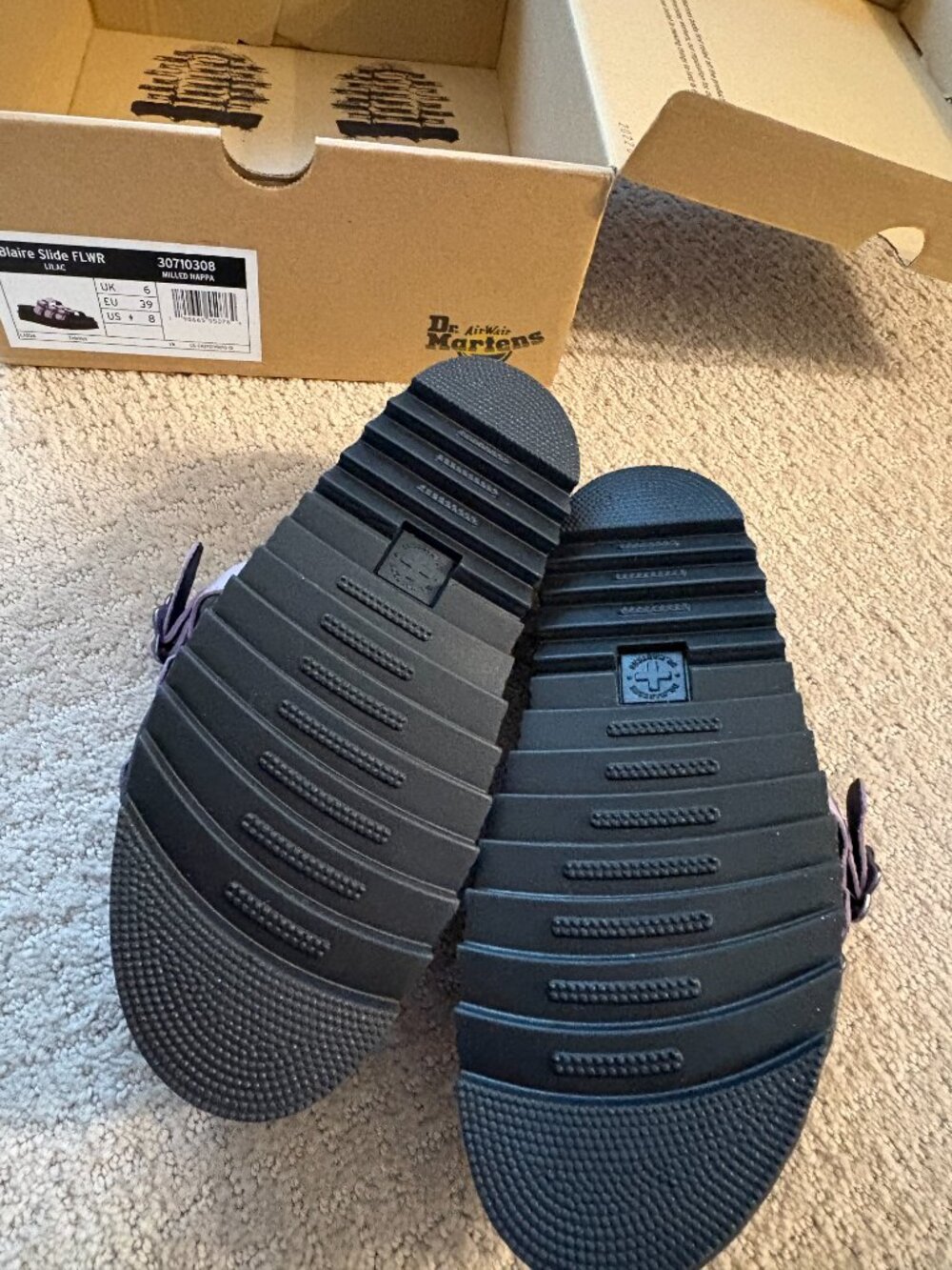 Dr. Martens Blair Slide in Lilac 8 New - Picture 4 of 6